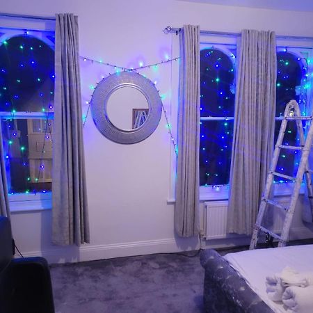 فيلا 3-Bed House In London Self-Contained In Ladywell المظهر الخارجي الصورة