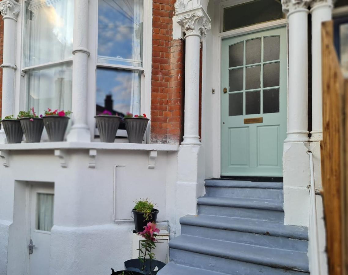 فيلا 3-Bed House In London Self-Contained In Ladywell المظهر الخارجي الصورة