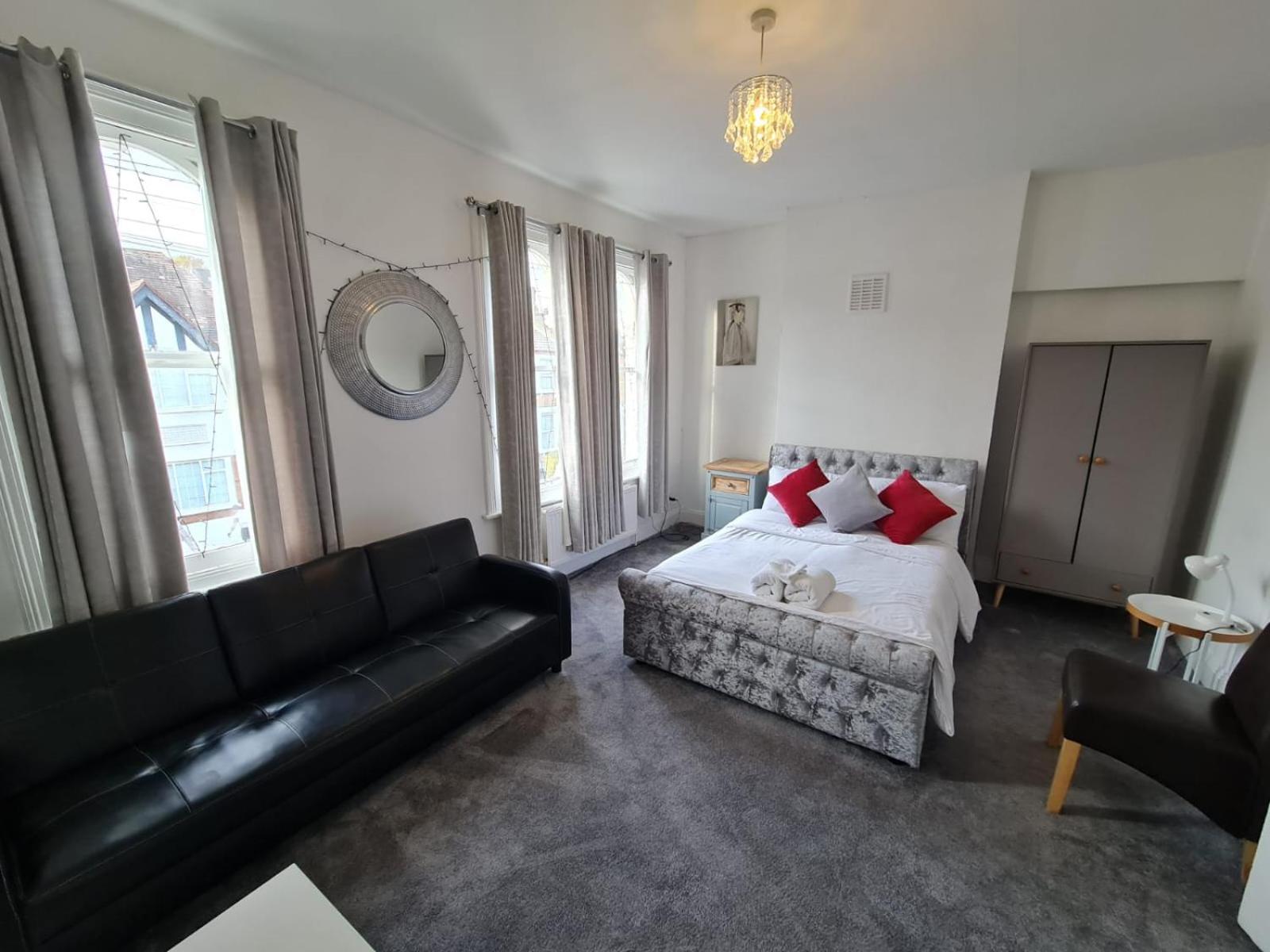 فيلا 3-Bed House In London Self-Contained In Ladywell المظهر الخارجي الصورة